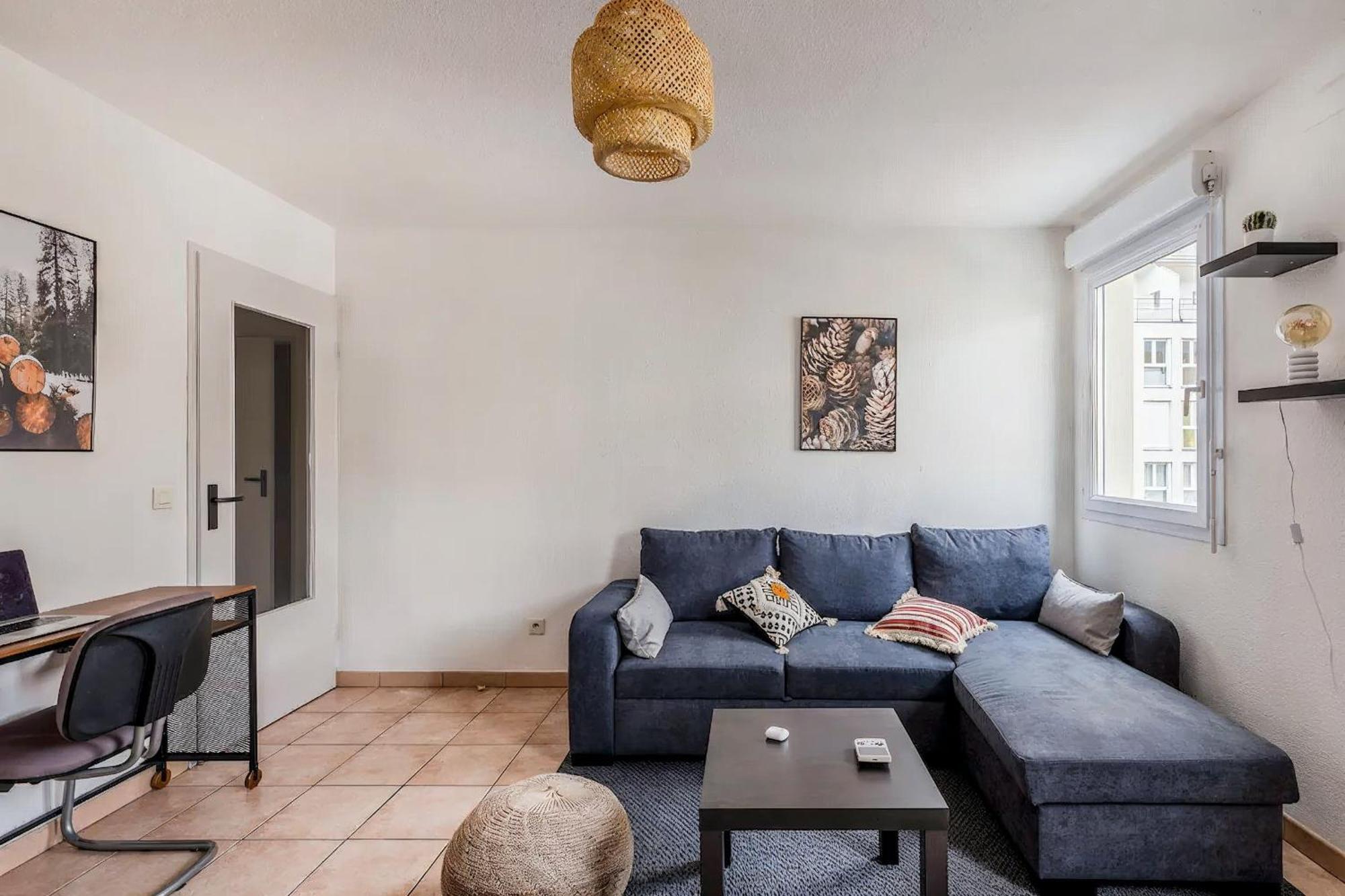 Superbe Appartement - Parking Gratuit - 4 Personnes Chambéry Eksteriør bilde