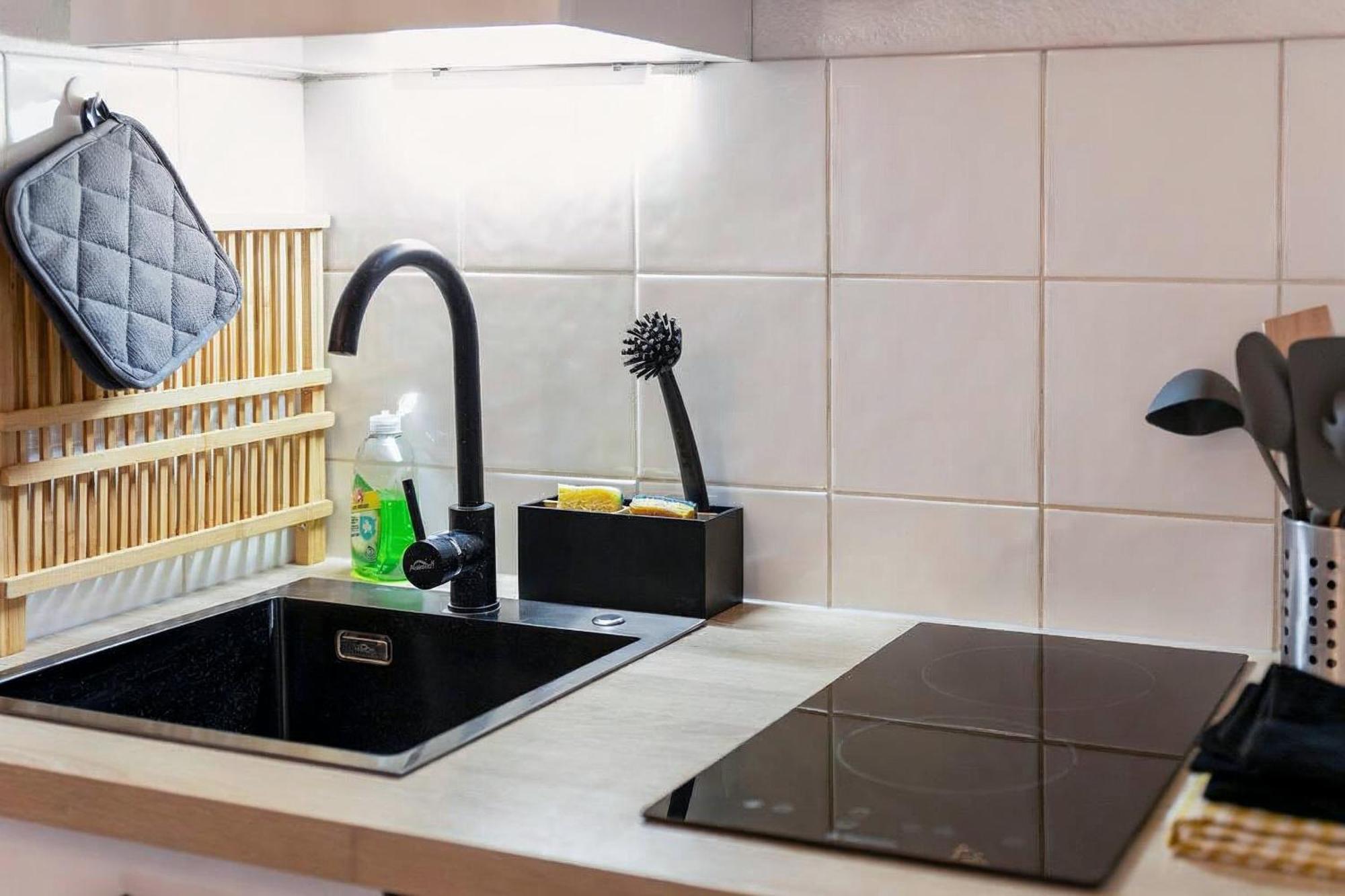 Superbe Appartement - Parking Gratuit - 4 Personnes Chambéry Eksteriør bilde
