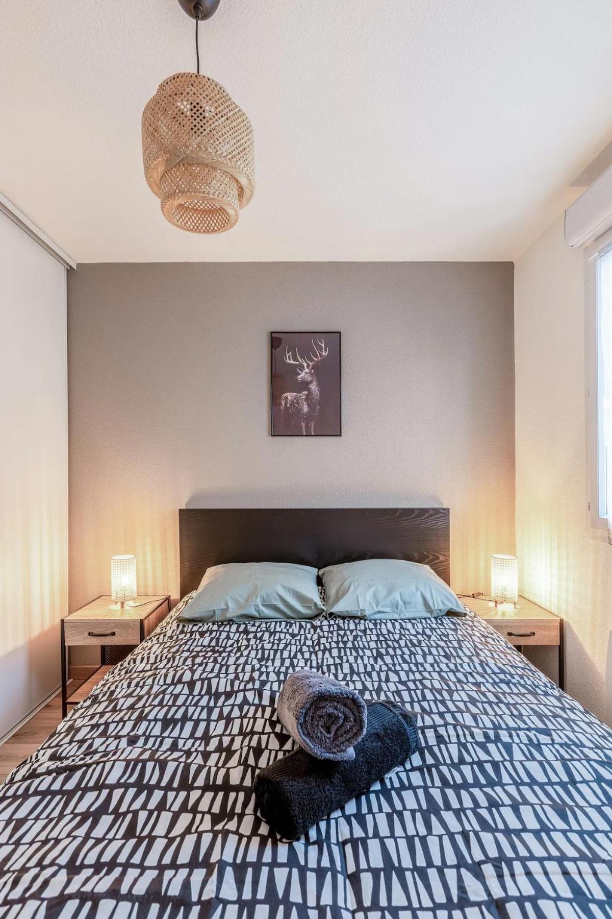 Superbe Appartement - Parking Gratuit - 4 Personnes Chambéry Eksteriør bilde